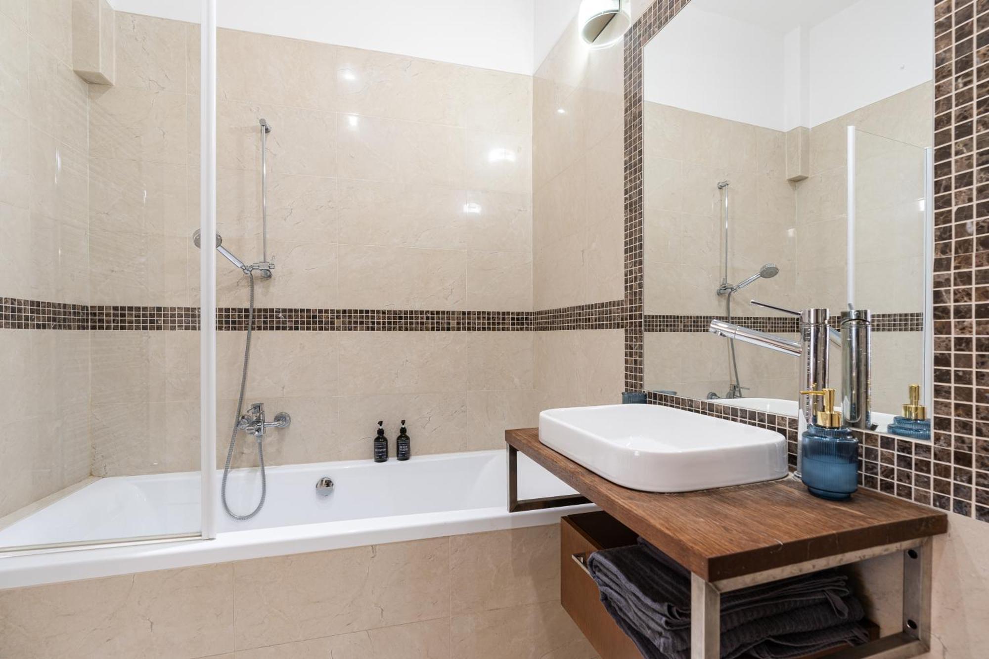 Апартаменти Amora Homes Breathless View Parliament 2 Luxury With Terrace Free Parking Reservation Needed