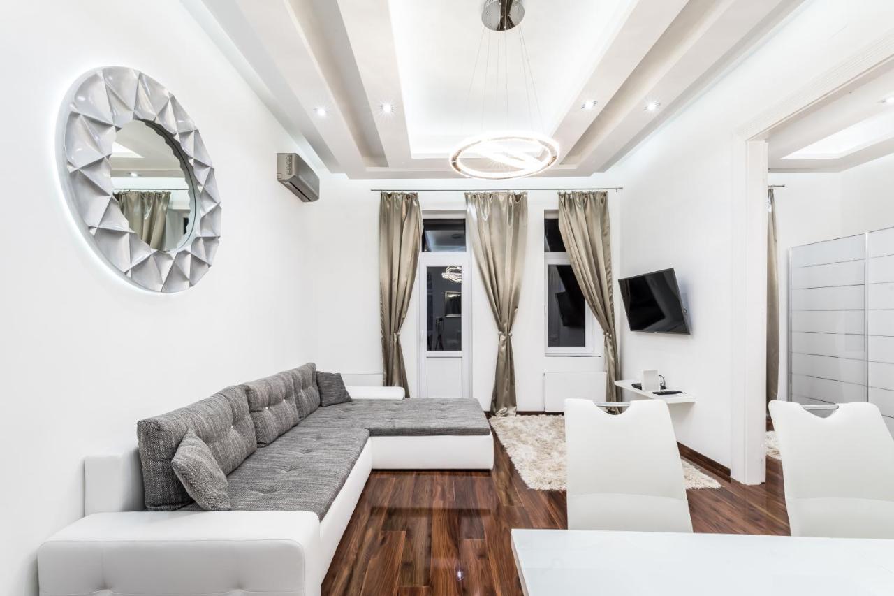 Апартаменти Amora Homes Breathless View Parliament 2 Luxury With Terrace Free Parking Reservation Needed *