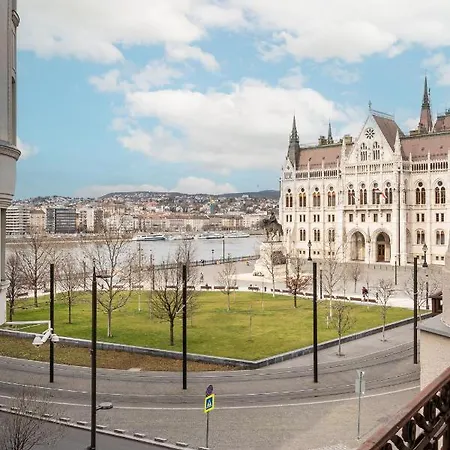 Amora Homes Breathless View Parliament 2 Luxury Suites With Terrace Free Parking Reservation Needed Budapest Exterior photo