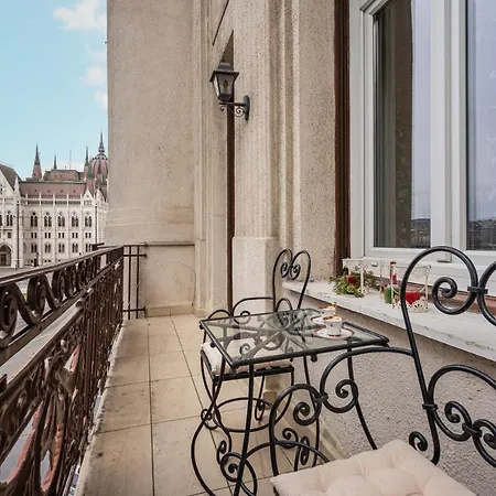 Amora Homes Breathless View Parliament 2 Luxury Suites With Terrace Free Parking Reservation Needed Budapest Exterior photo