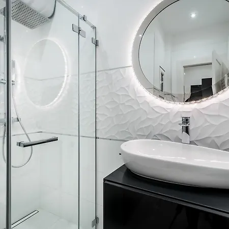 Amora Homes Breathless View Parliament 2 Luxury Suites With Terrace Free Parking Reservation Needed Budapest Exterior photo