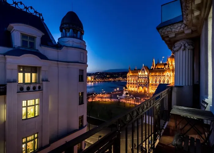 Amora Homes Breathless View Parliament 2 Luxury Suites With Terrace Free Parking Reservation Needed