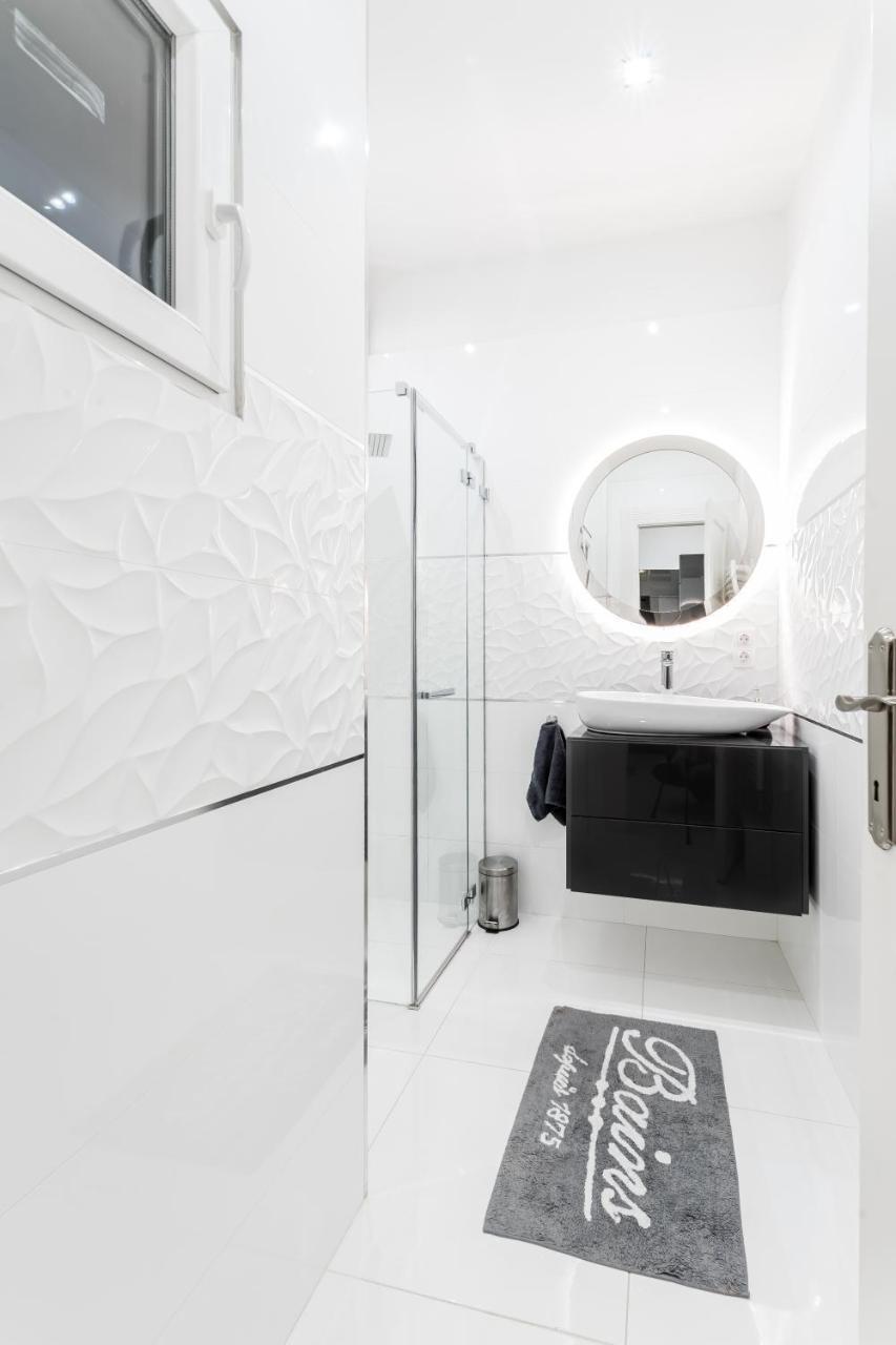 Amora Homes Breathless View Parliament 2 Luxury With Terrace Free Parking Reservation Needed Apartament